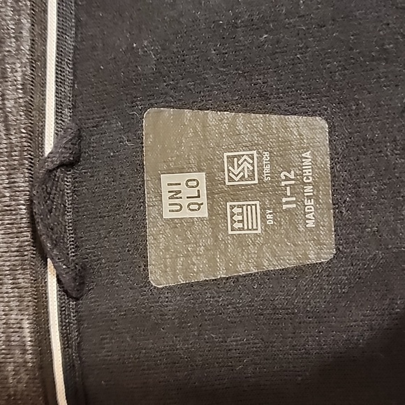UNIQLO Boys Gray Hoodie - Picture 3 of 6